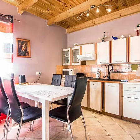 Holiday home 2 Bedroom Amazing In Lubiatowo