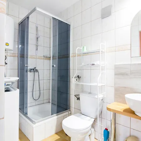 2 Bedroom Amazing In Lubiatowo Holiday home *